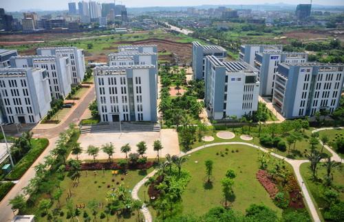 皇冠世紀豪門皇冠世紀豪門是公寓還是普通住宅？